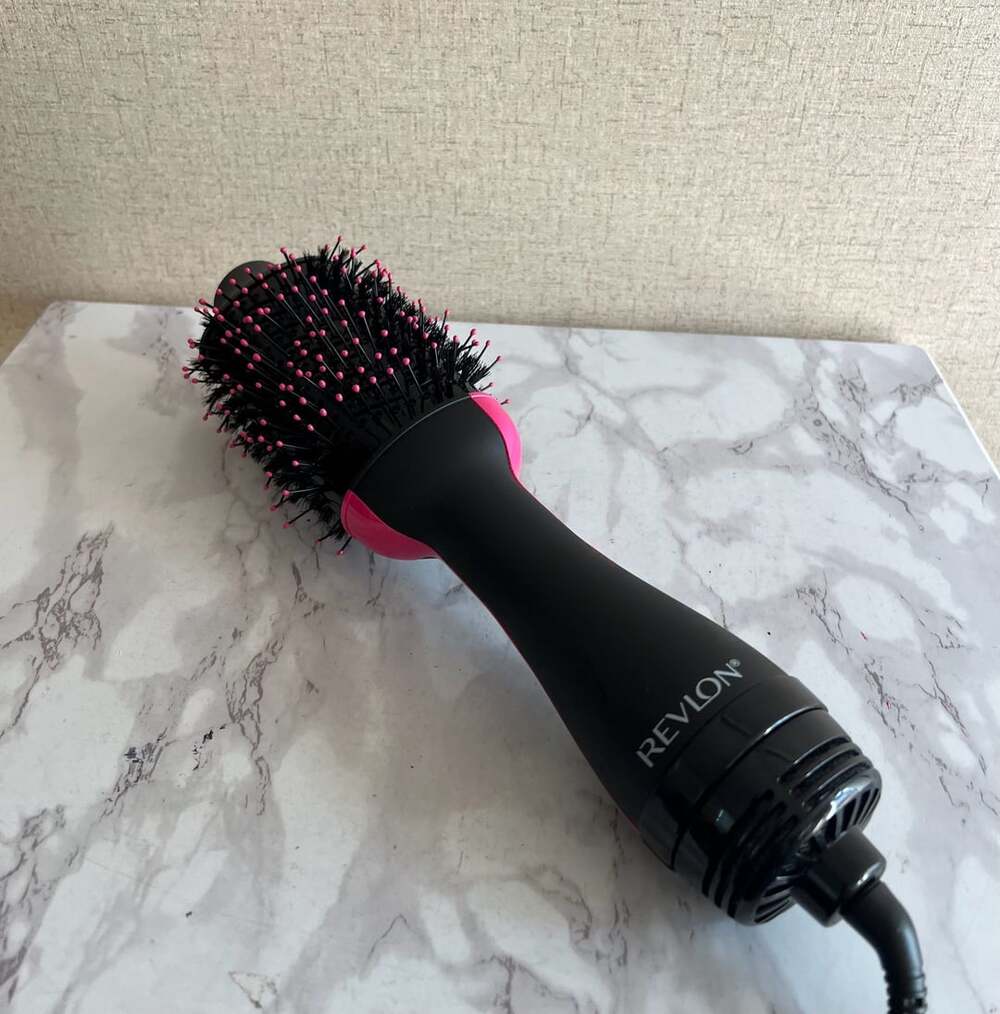 Revlon One-Step Hair Dryer and Volumizer Hot Air Brush RVDR5222